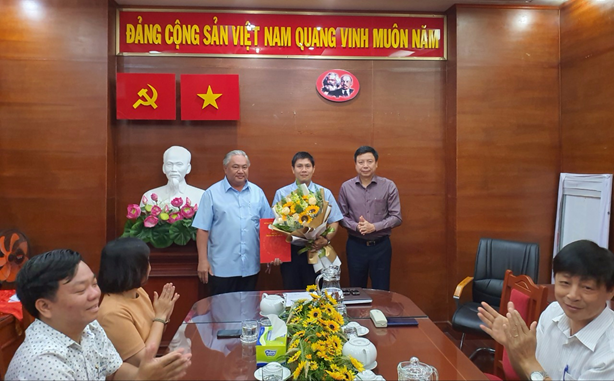 Trao Quyết định bổ nhiệm Phó Tổng Giám đốc Công ty TNHH MTV Dược Sài Gòn
