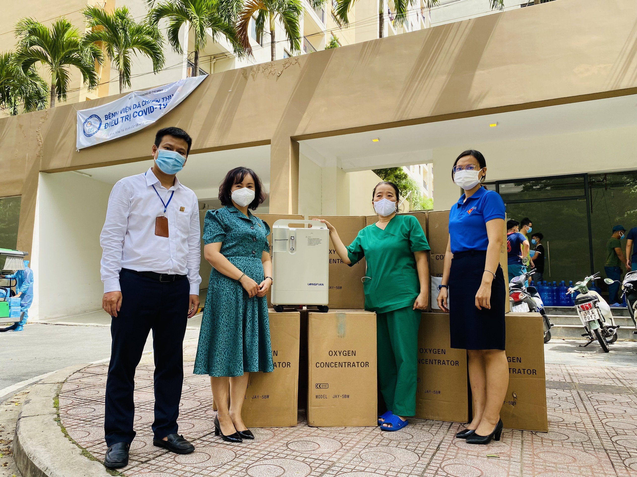 Công ty TNHH MTV Dược Sài Gòn trao tặng 30 máy tạo Oxy hỗ trợ công tác phòng chống dịch COVID-19