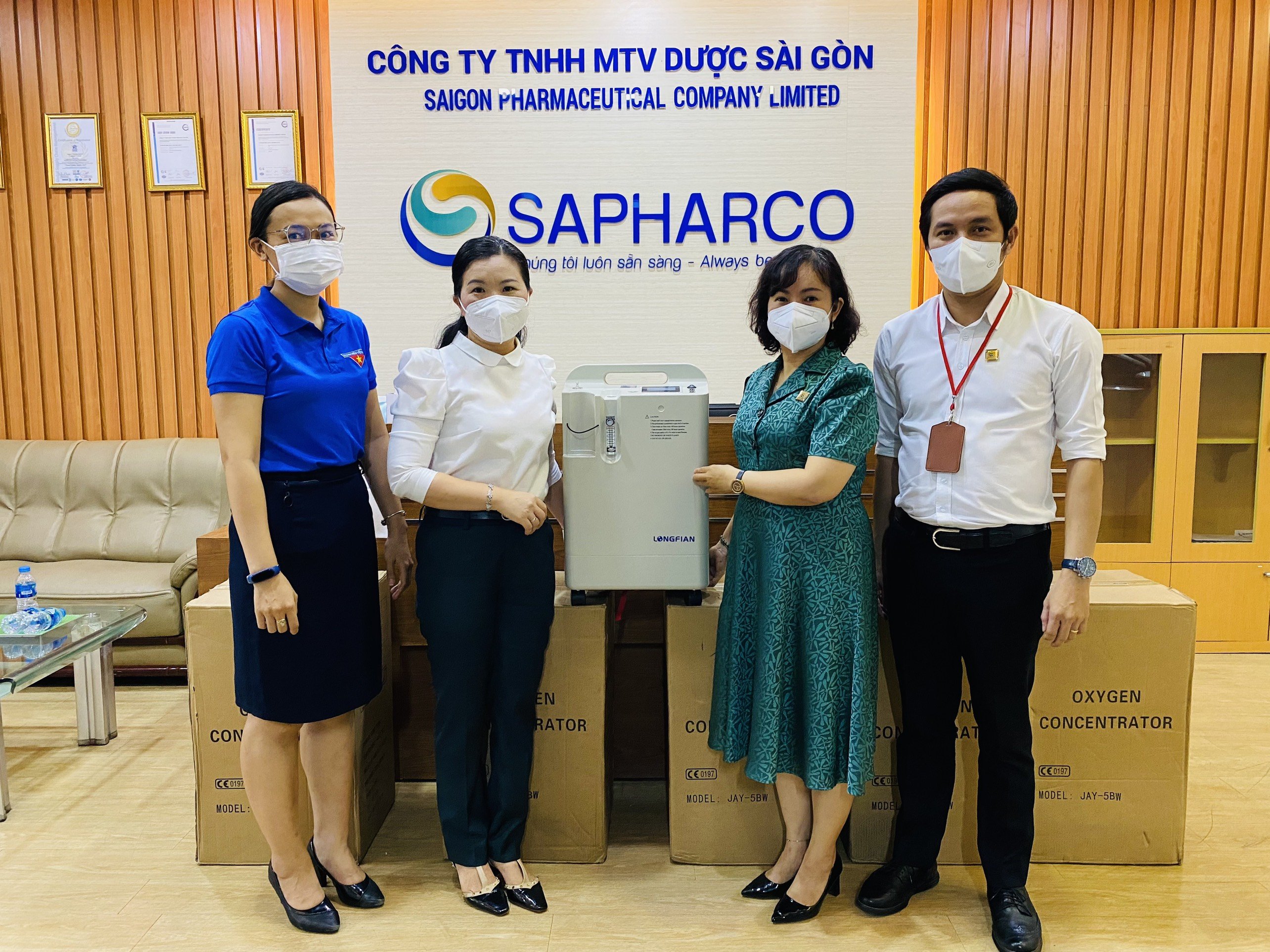 Công ty TNHH MTV Dược Sài Gòn trao tặng 30 máy tạo Oxy hỗ trợ công tác phòng chống dịch COVID-19
