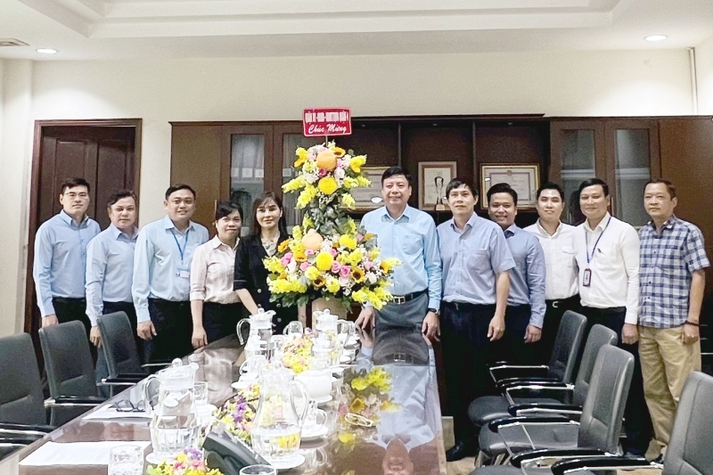 Đoàn đại biểu UBND Quận 4 đến thăm và chúc mừng Công ty TNHH MTV Dược Sài Gòn (Sapharco)